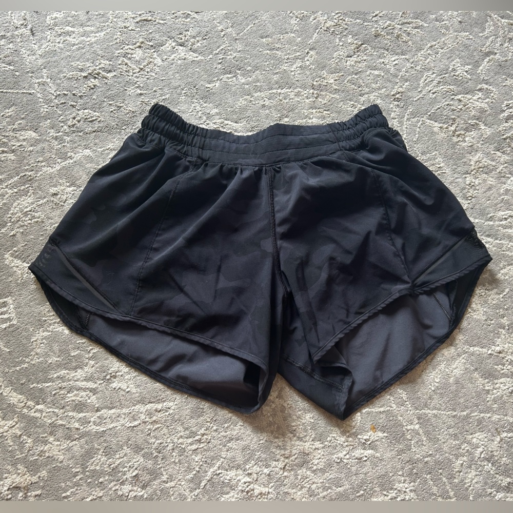 Lululemon Hotty Hots Black Camo 4”